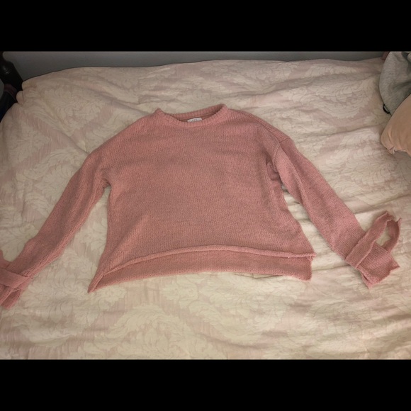 pink fuzzy sweater with wrist detail - Picture 3 of 3